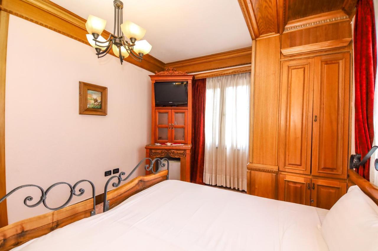 Brilant Antik Center Hotel Tirana Exterior photo